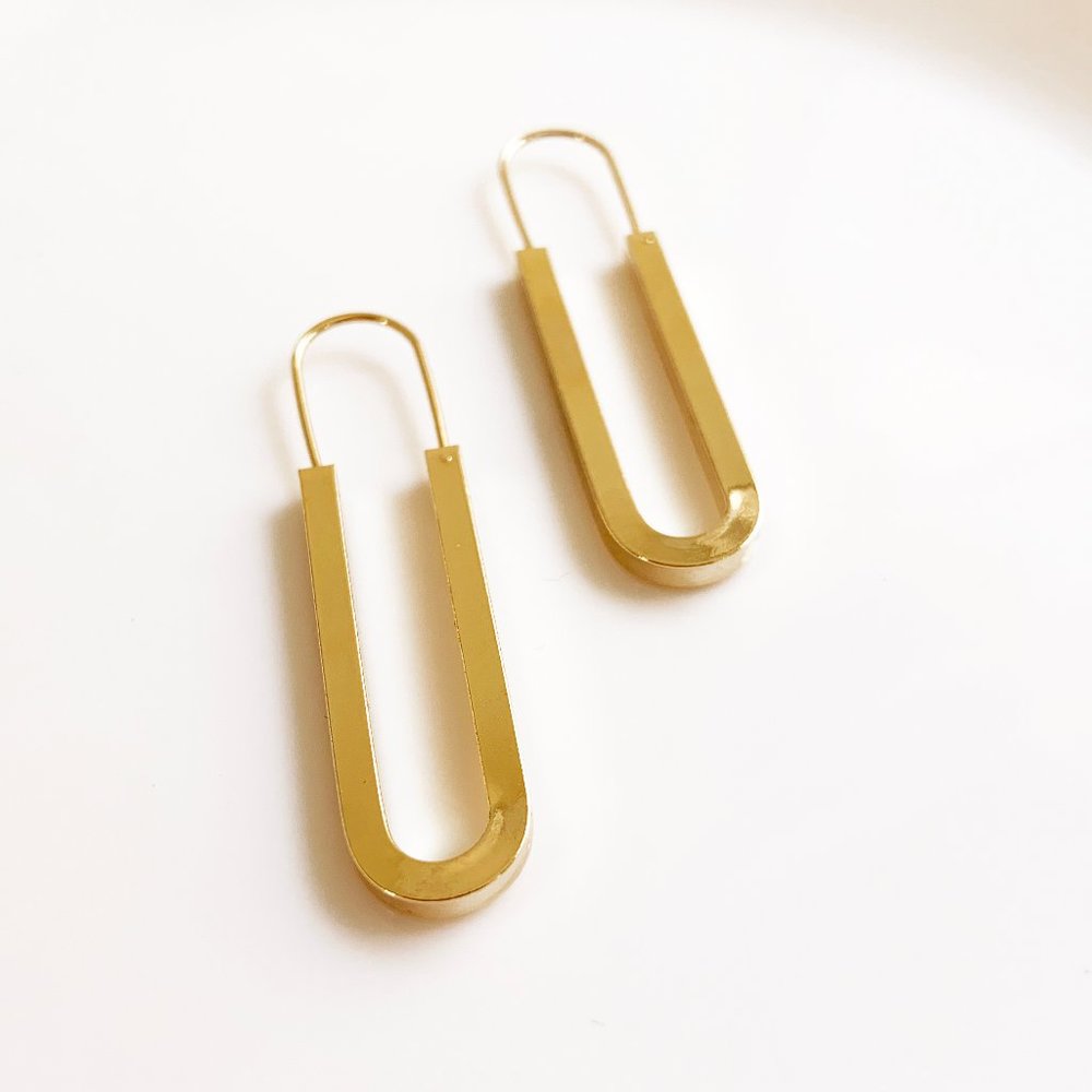 U Shape Linear Hoop Earrings 14k Gold Plated Shiny - Picture 3 of 8